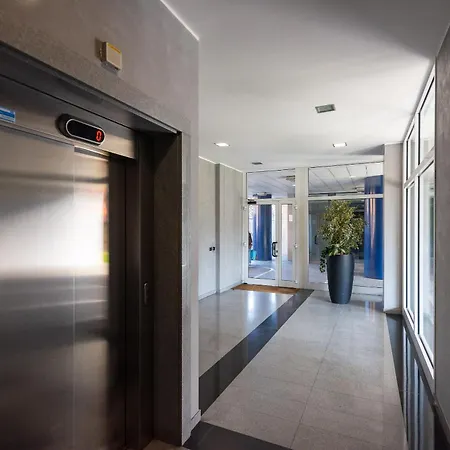 Daniele Flat - Free Wi-fi & M4 Metro Apartment Mailand
