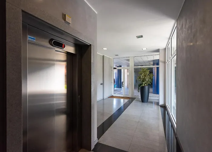 Daniele Flat - Free Wi-fi & M4 Metro Apartment Mailand