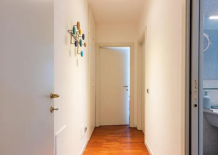 Daniele Flat - Free Wi-fi & M4 Metro Apartment Mailand